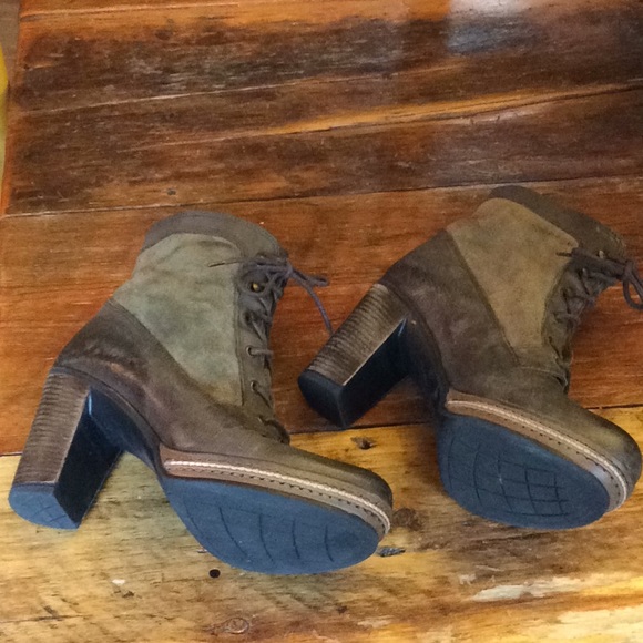 Sasha London Boots - Picture 2 of 6